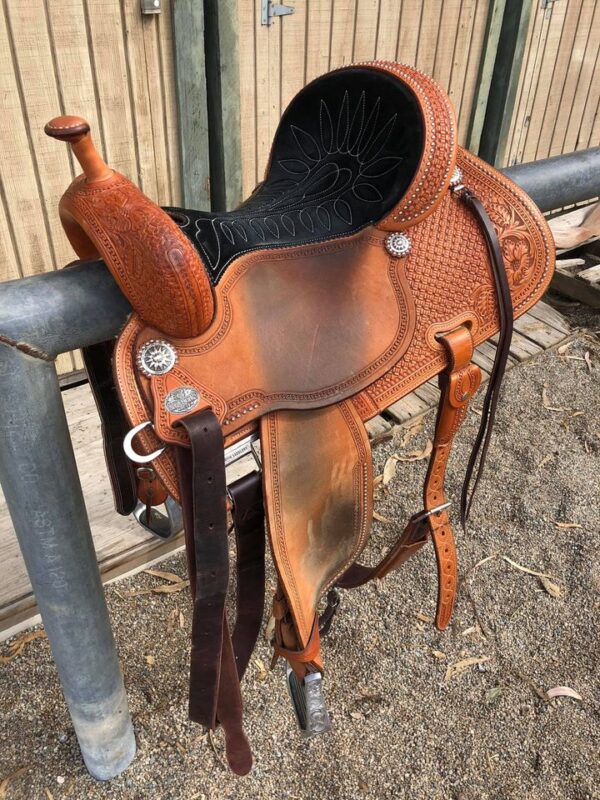 15.5'' Martin Crown C barrel saddle